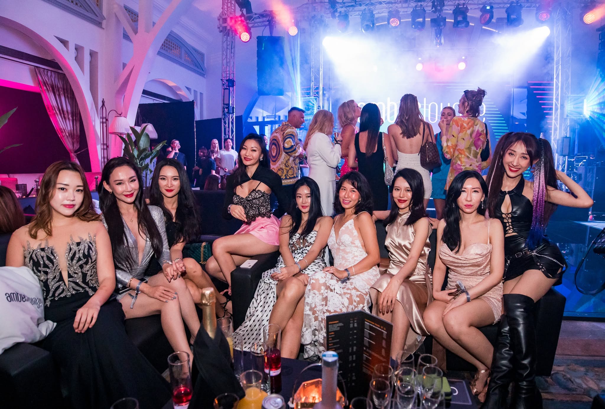 AMBER LOUNGE (Ladies)